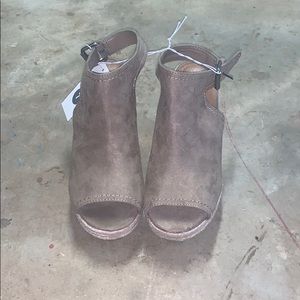 NWT CAYLA Microsuede Espadrille Wedge